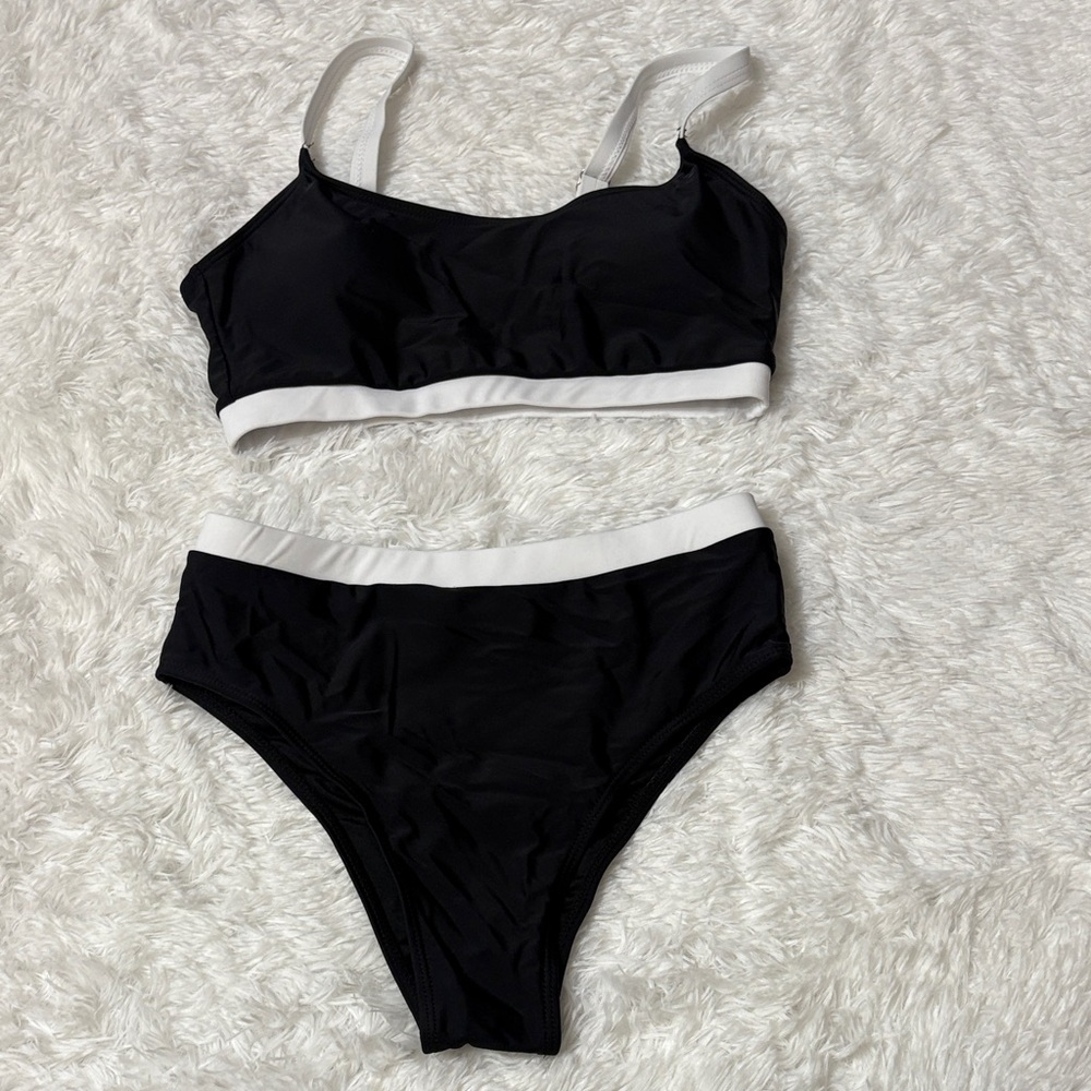 NWOT Light Flaws Swim Set Size S From Amazon